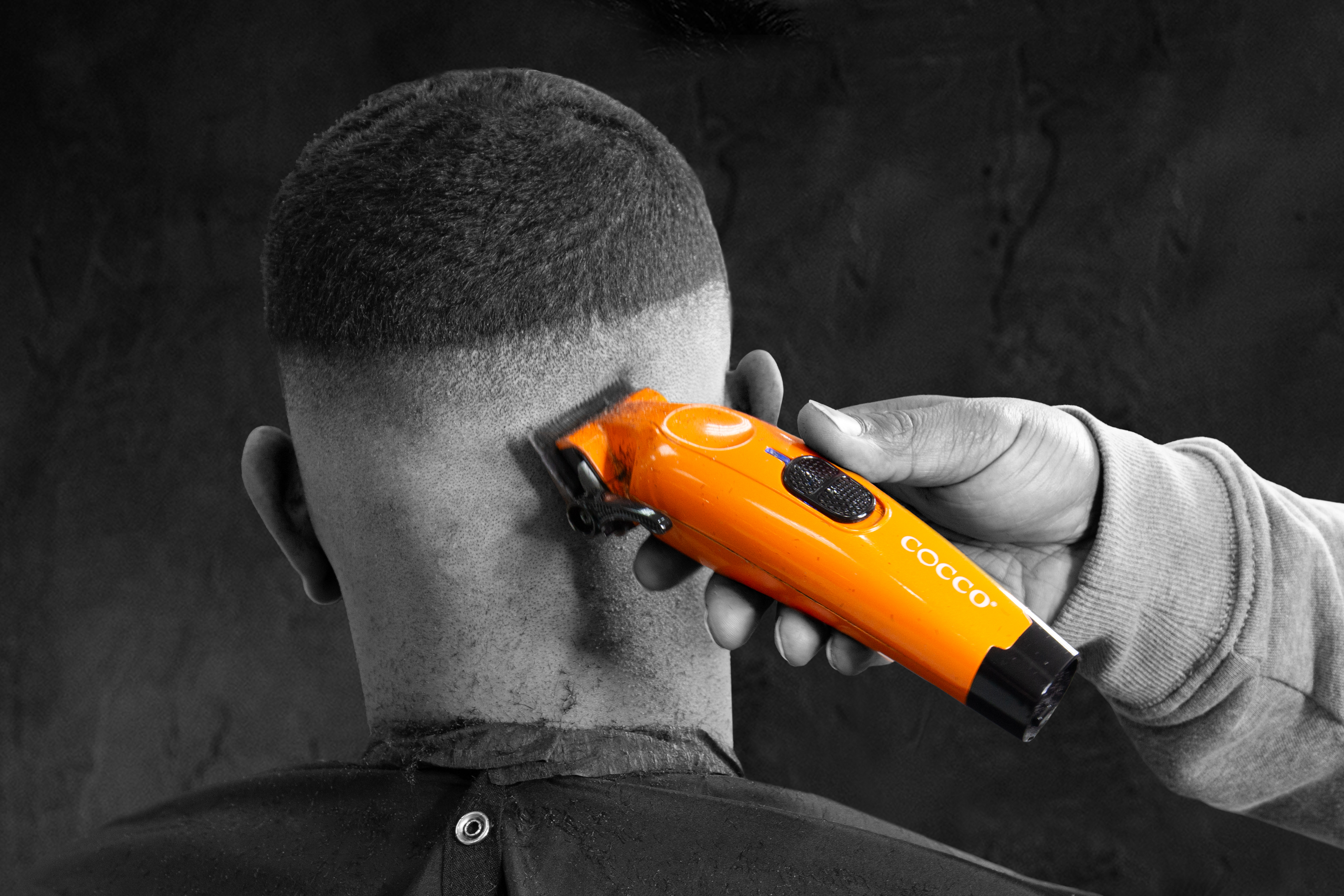 COCCO Profi Haarschneidemaschine mit Digital Gap und Grafen Klingen